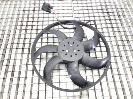 Ventilátor chladiče VW Passat B8 (3G2, CB2) 2014 - 2022 5Q0121203CN