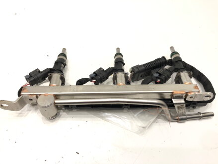 Vstřikovací rampa BMW X1 (U11) 2022-2025 8483304