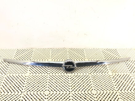 Lišta klika víka kufru zadní Opel Insignia A (G09) 2008 - 2017 13244388