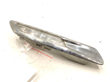 Směrovka levá přední BMW 5 Touring (F11) 2009 - 2017 7154167