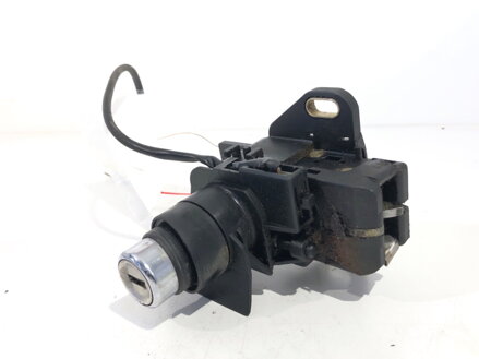 Klika víka kufru zadní Mercedes-benz 124 Sedan (W124) 1984 - 1993