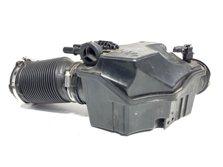 Rezonátor vzduchové potrubí Volvo XC60 II (246) 2017 - 2022 32298336