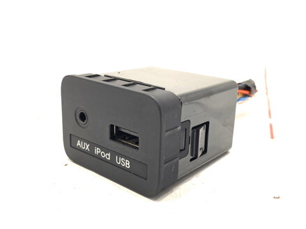 Zásuvka / uložení USB KIA Sportage III (SL) 2009 - 2022 96110-3W000