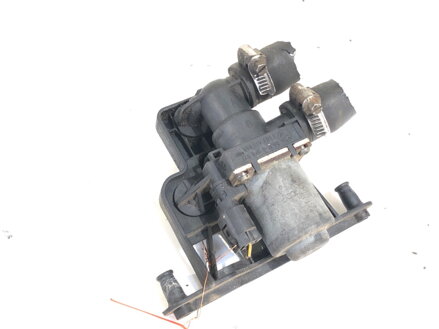 Vodní ventil BMW 5 (E39) 1995 - 2003 8379921
