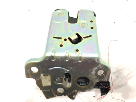 Zámek víka kufru zadní Skoda Fabia III (NJ3) 2014 - 2022 8R0827505A