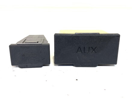 Zásuvka / uložení AUX USB Mitsubishi Lancer Viii (CY_A, CZ_A) 2007 - 2022