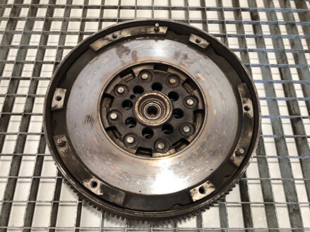 Spojka dvojhmotný setrvačník Mercedes-benz Vito Autobus (W638) 1996 - 2003 A6110301005