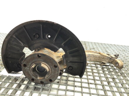 Otoč pravá přední VW Touareg (7LA, 7L6, 7L7) 2002 - 2013