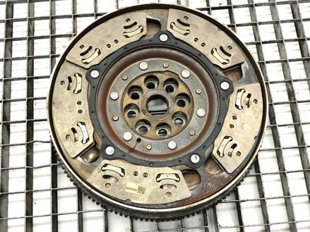 Spojka kolo dvojhmotnostní BMW X2 (F39) 2017 - 2022 8655638