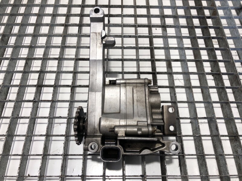 Čerpadel oleje Mercedes-benz Sprinter 3 , 5-T (B906) 2006 - 2022 A6421810647