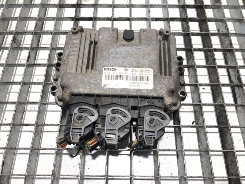 Řídicí jednotka motoru Renault Trafic II Autobus (JL) 2001 - 2022 0281011529