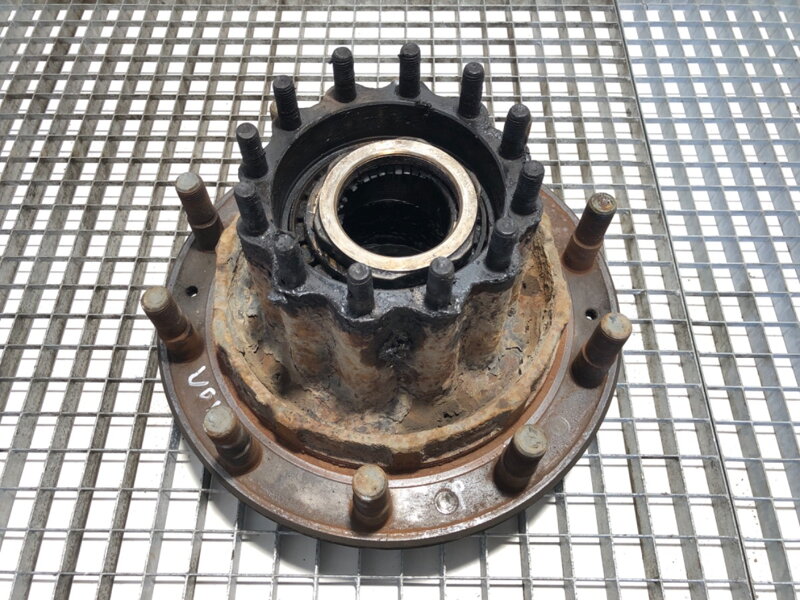 Náboj pravý zadní Volvo FH12 1993 - 2022