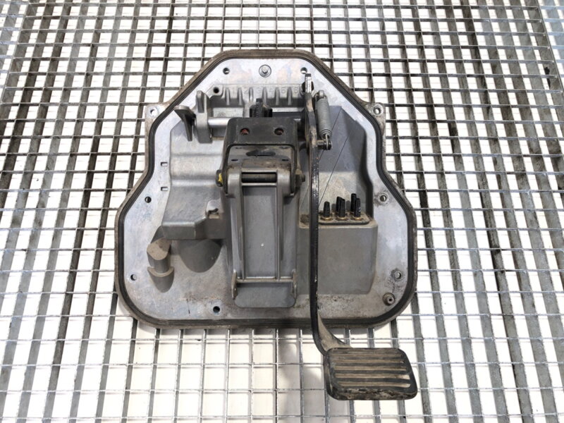 Základna deska pedálů DAF XF 106 2013-2022 1845530 9650015546