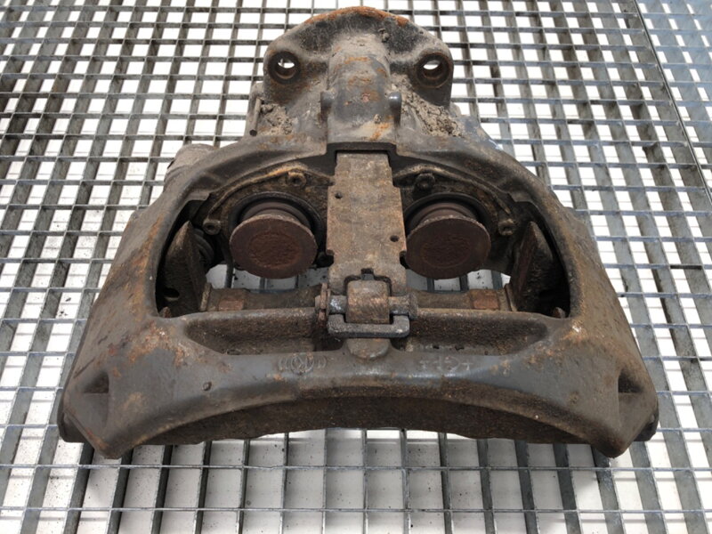 Brzdový třmen pravý přední DAF XF 106 2013-2022