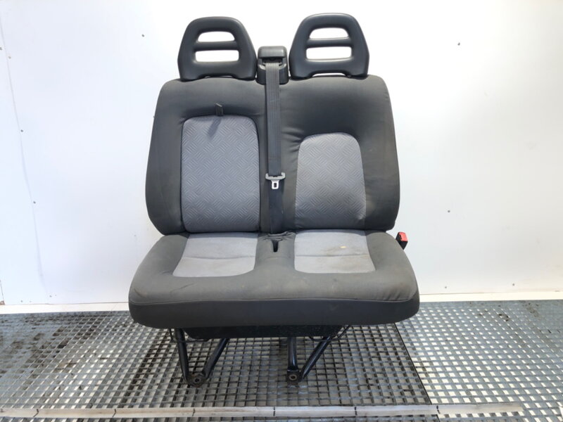Sedadlo pravé přední Citroen Jumper Autobus (244, Z_) 2002 - 2022