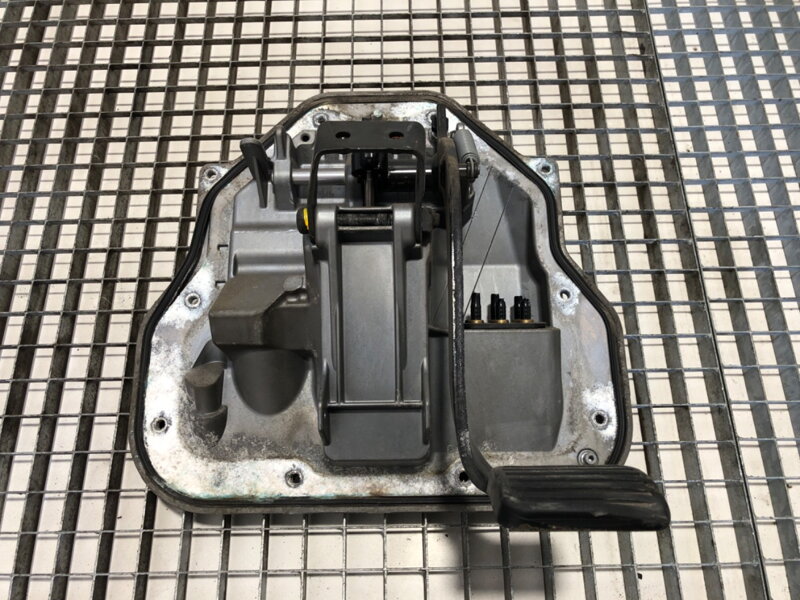 Základna pedálů DAF XF 2012 - 2022 2106686