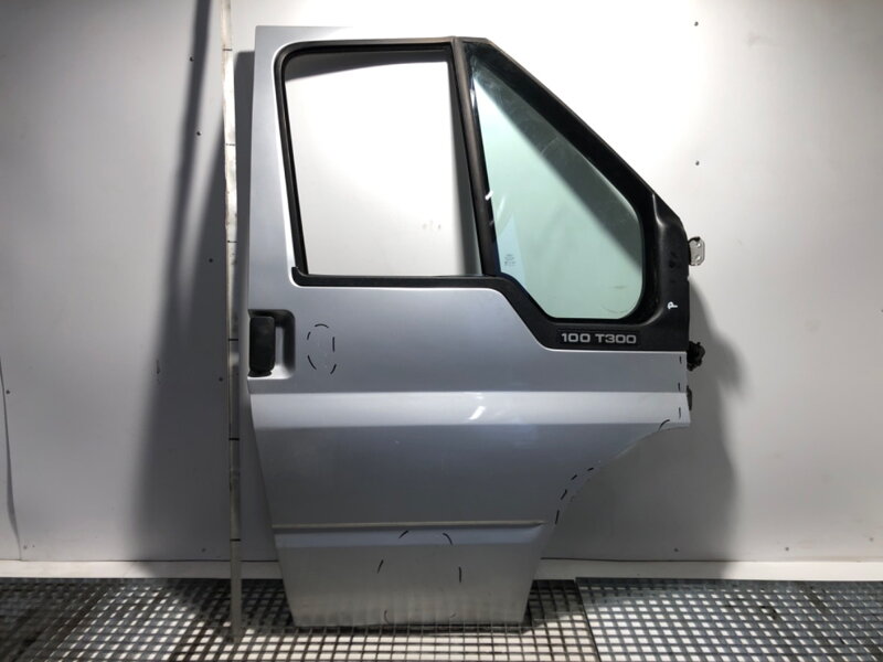 Dveře pravé přední Ford Transit Autobus (FD_ _, FB_ _, FS_ _, FZ_ _, FC_ _) 2000 - 2006