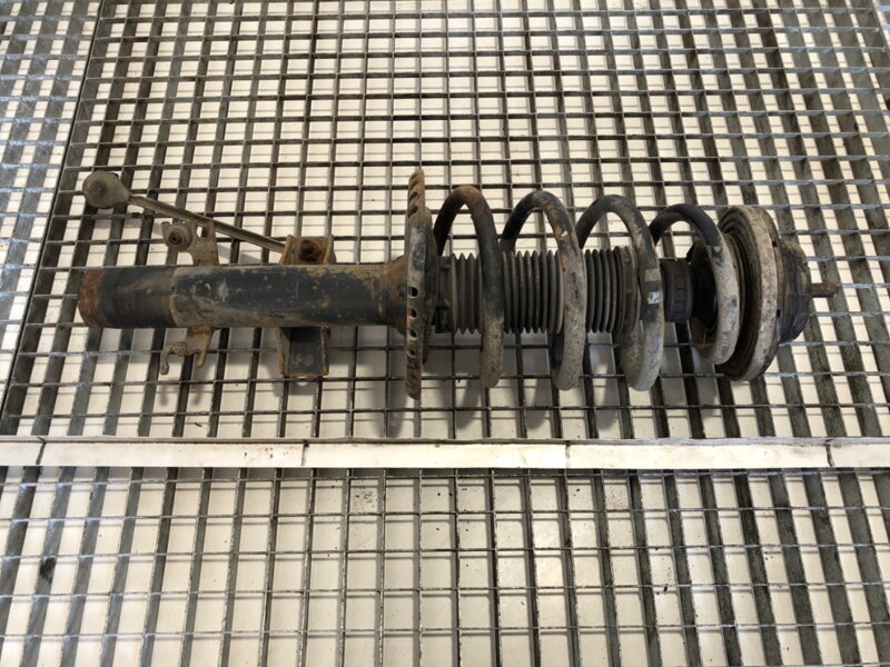 Tlumič pravý přední VW Transporter V Autobus (7HB, 7HJ, 7EB, 7EJ) 2003 - 2015