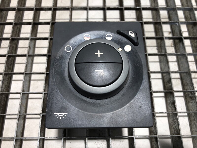 Přepínač světel kabiny Volvo FH 2005 - 2022 21033999