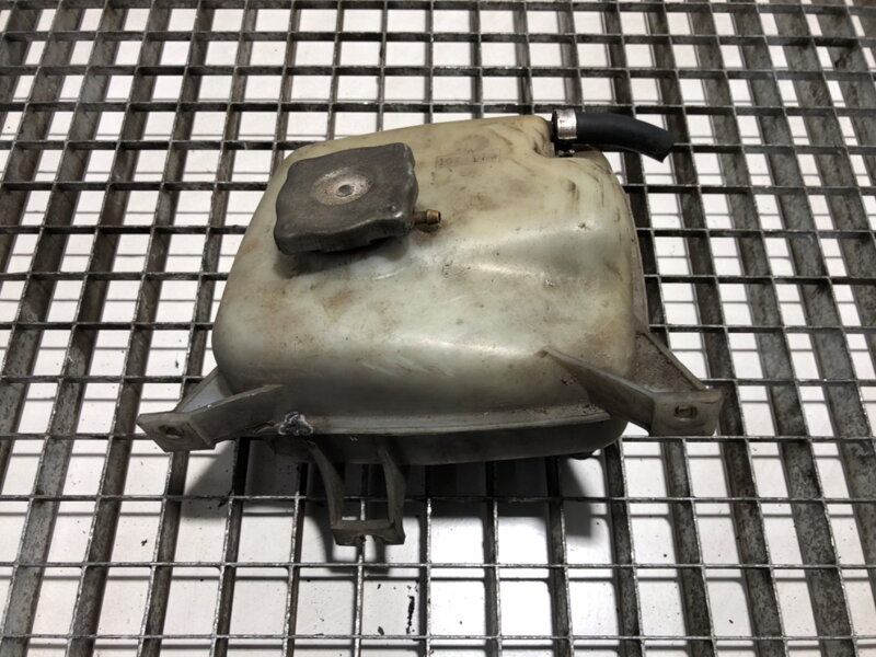 Vyrovnávací nádobka chladicí kapaliny Star 200