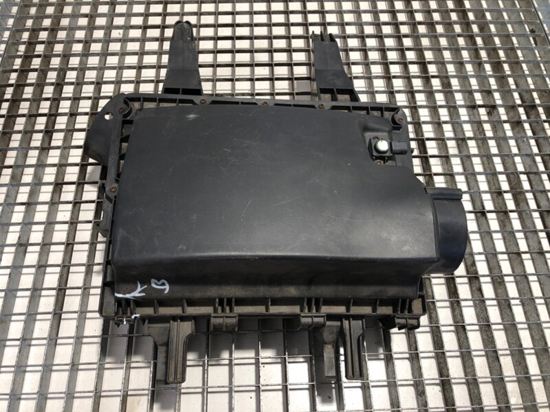 Kryt filtru vzduchu Mercedes-benz Sprinter 3-T (B906) 2006 - 2022 A0000907801