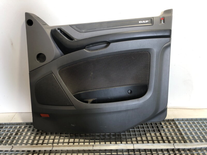 Tapecírung dveří pravý přední DAF XF 2012 - 2022 1845273