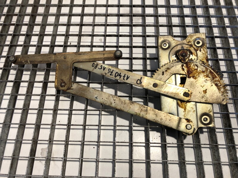 Stahovačka okna pravá přední Jelcz 316