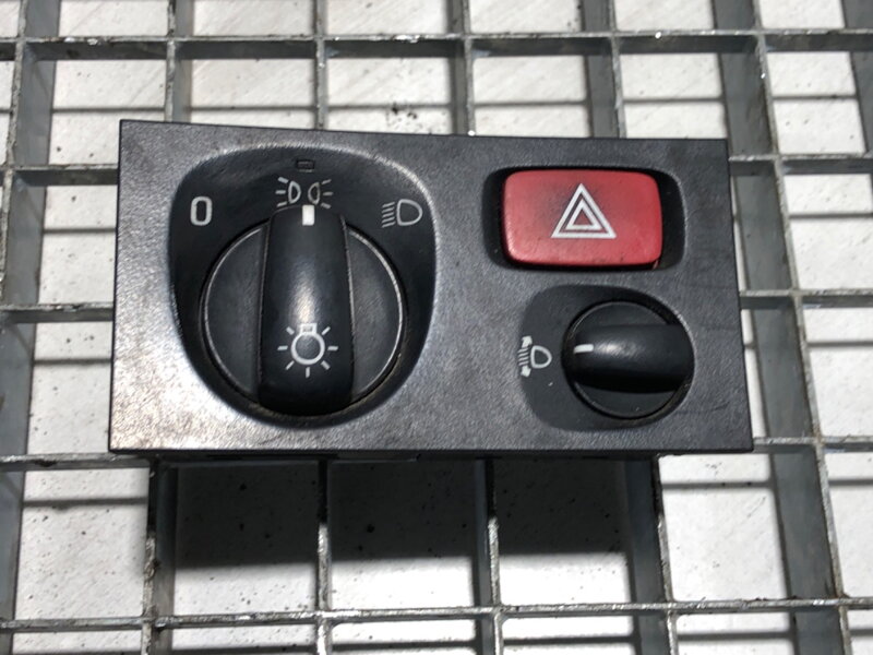 Spínač světel Scania P , G , R , T - Series 2003 - 2022 1540672