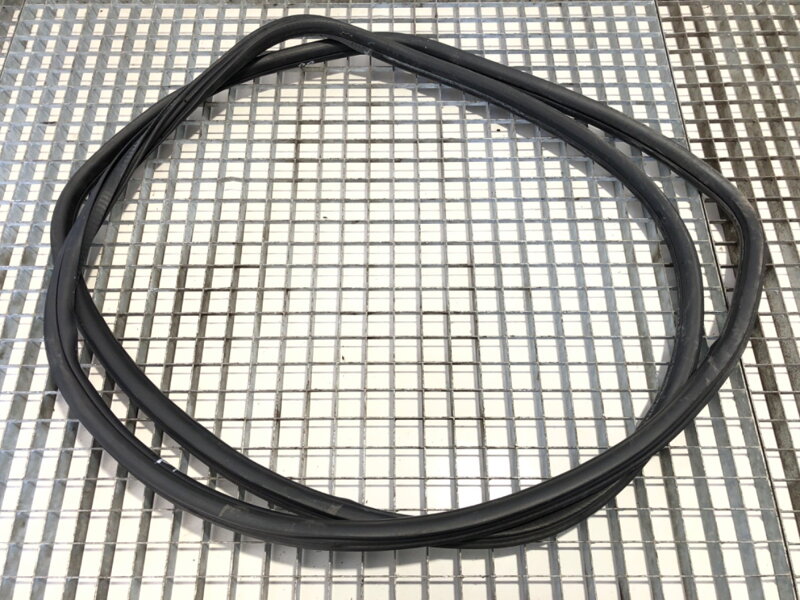 Těsnění dveří pravé přední Mercedes-benz Sprinter 3 , 5-T Tourer BUS (B907) 2018 - 2022