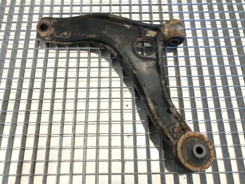 Rameno levé přední Renault Master III (FV) 2010 - 2022