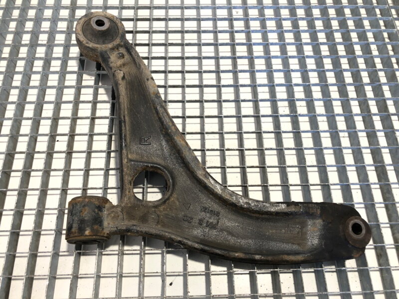 Rameno pravé přední Renault Master III (FV) 2010 - 2022