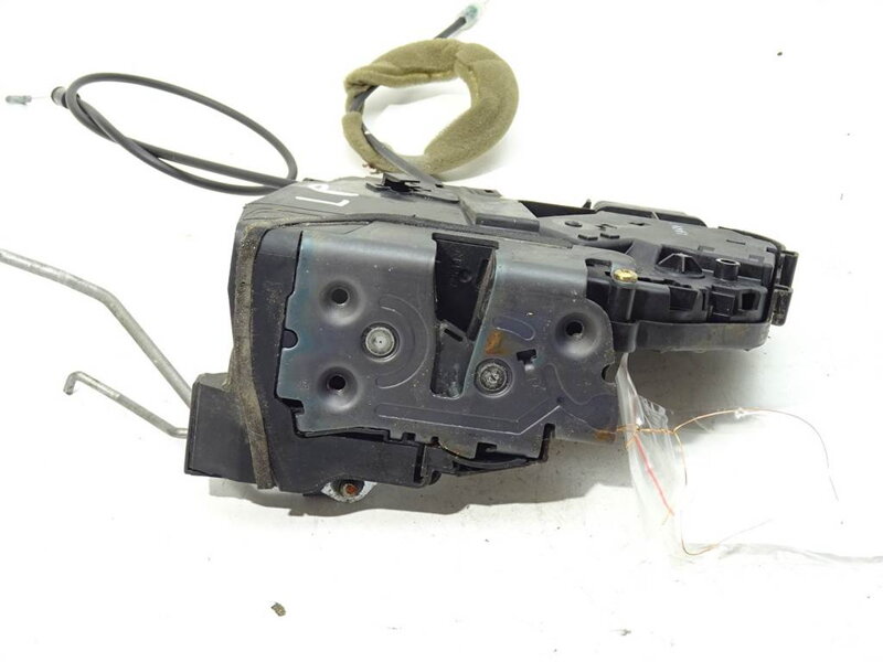 Zámek přední levý Mazda 3 Sedan (BK) 1999 - 2009