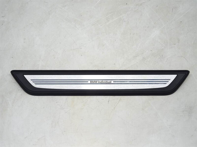 Lišta prahová přední pravý LED BMW 7 (F01, F02, F03, F04) 2008 - 2015 7181011