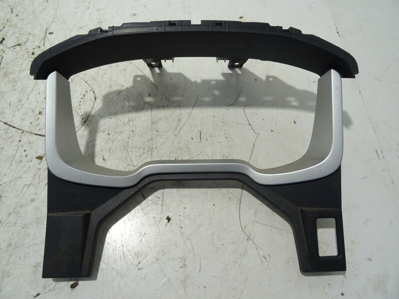 Rámeček konzole kryt tachometru budíků Renault Trucks T 2013 - 2022 82705865