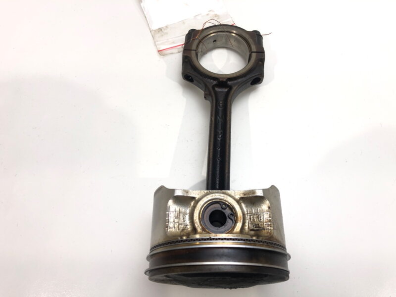 Píst S ojnicí Nissan X-trail I (T30) 2001 - 2013 QR20DE