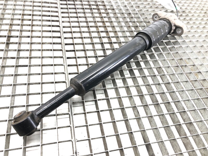 Tlumič zadní pravý Maserati Quattroporte VI 2012 - 2022 06700028330