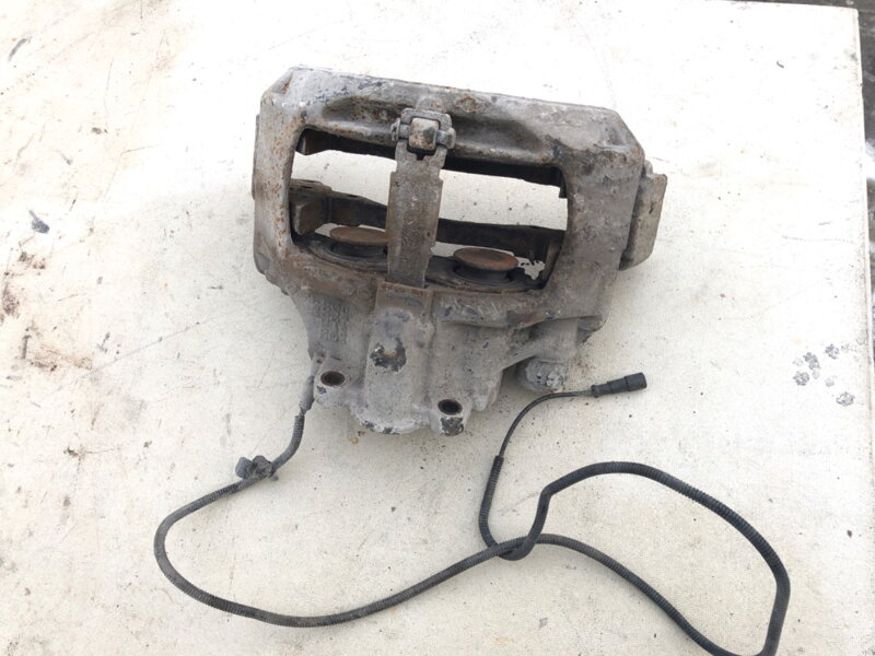 Brzdový třmen zadní pravý Mercedes-benz Actros MP2 / MP3 2002 - 2022