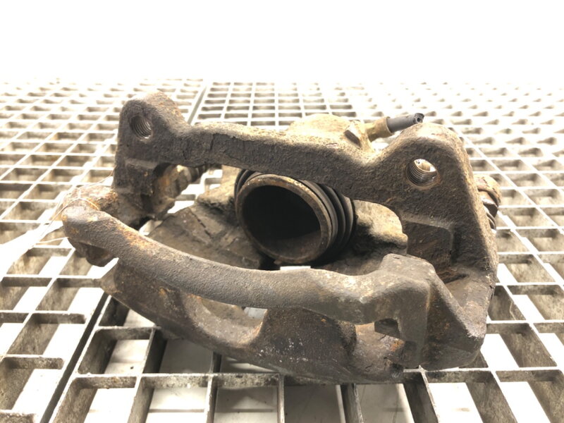 Brzdový třmen přední pravý VW Golf VII Variant (BA5, BV5) 2013 - 2022