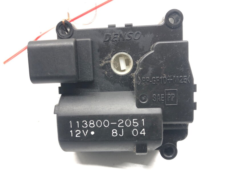 Motorek radiátoru topení Toyota Avensis Kombi (_T25_) 2003 - 2008 113800-2051