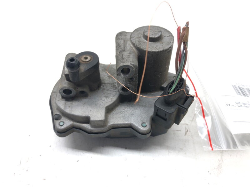 Regulátor klapek sacího potrubí Audi A6 C6 Avant (4F5) 2004 - 2011 06F133482B