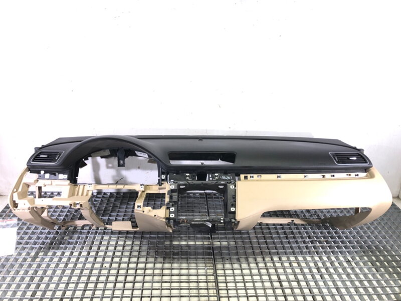 Palubní deska / kokpit VW CC B7 (358) 2011 - 2016