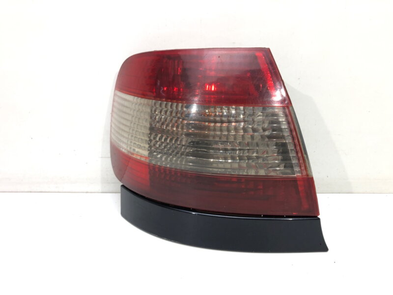 Světlo levé zadní Audi A4 B5 (8D2) 1994 - 2001
