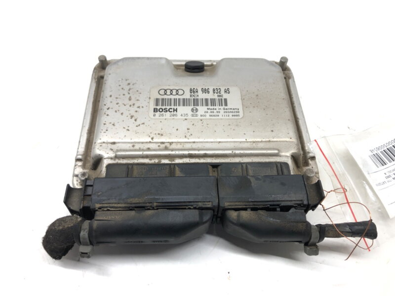Řídicí jednotka motoru Audi A3 (8L1) 1996 - 2006 06A906032AS
