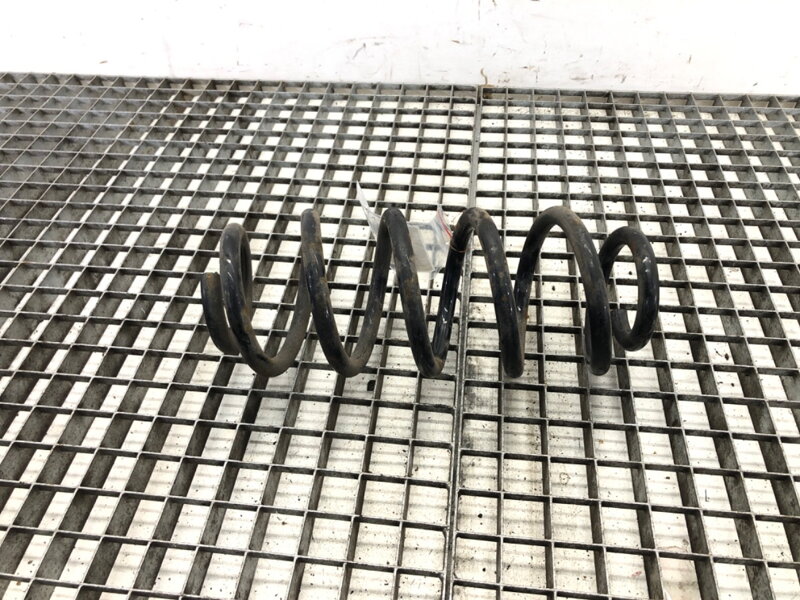 Pružina přední Audi A8 D2 (4D2, 4D8) 1994 - 2005