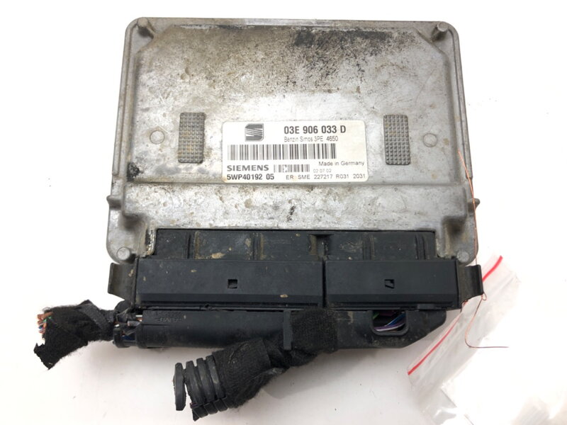 Řídicí jednotka motoru Seat Ibiza III (6L1) 2002 - 2009 03E906033D