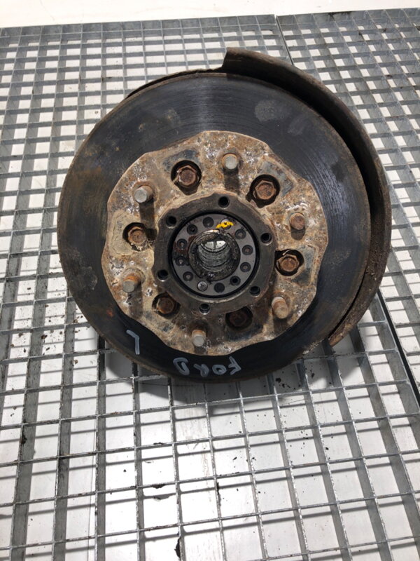 Otoč náboj levá přední Ford Maverick (UDS, UNS) 1993 - 1998