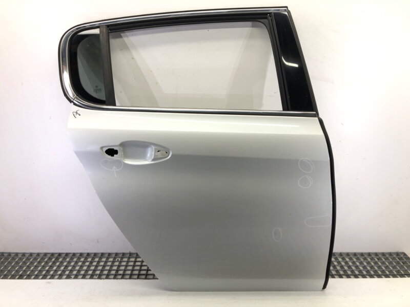 Dveře pravé zadní Peugeot 308 II (LB_, LP_, LW_, LH_, L3_) 2013 - 2021