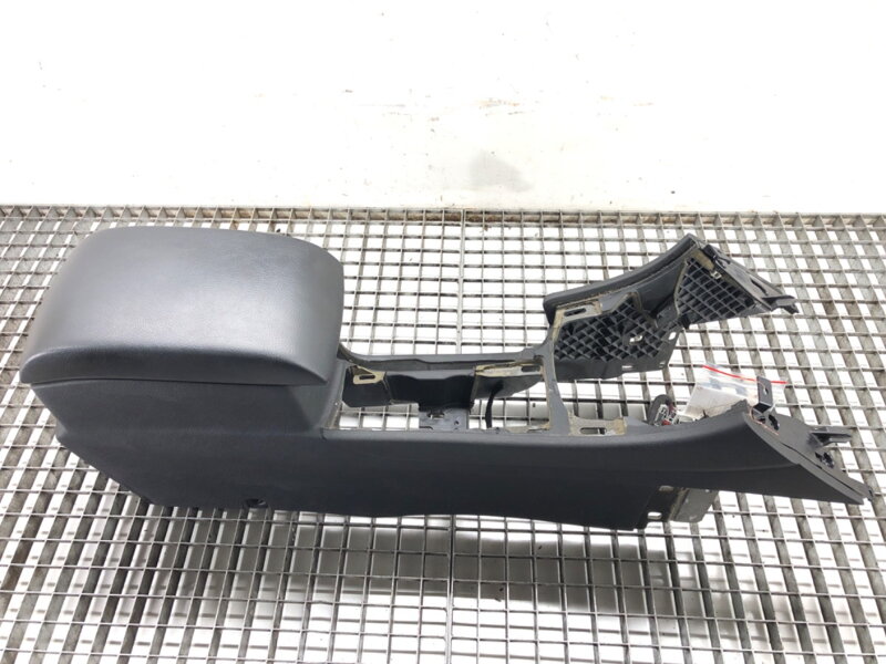 Loketní opěrka Ford Mondeo IV Turnier (BA7) 2007 - 2015