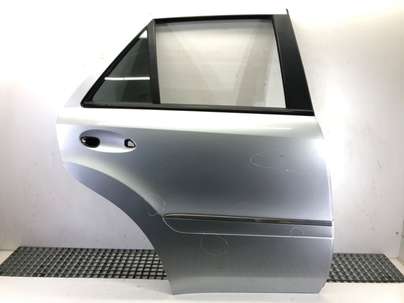 Dveře pravé zadní Mercedes-benz Class M (W164) 2005 - 2012