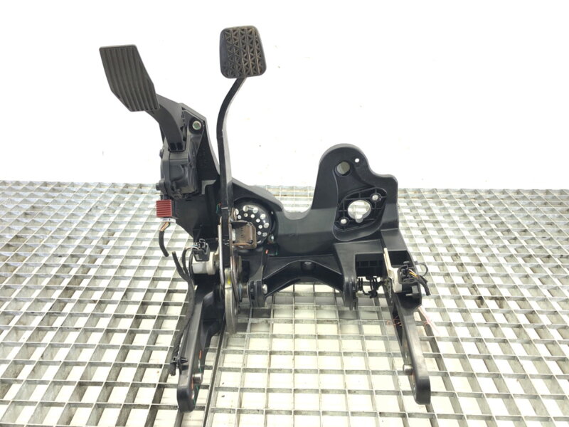 Pedály Opel Astra J (P10) 2009 - 2015 35210100